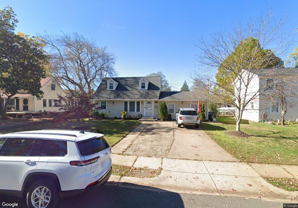 6908 Columbia Dr, Alexandria, VA 22307 - photo 1