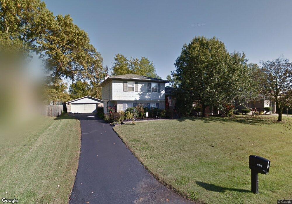 8013 Schroering Dr, Louisville, KY 40291 - photo 1