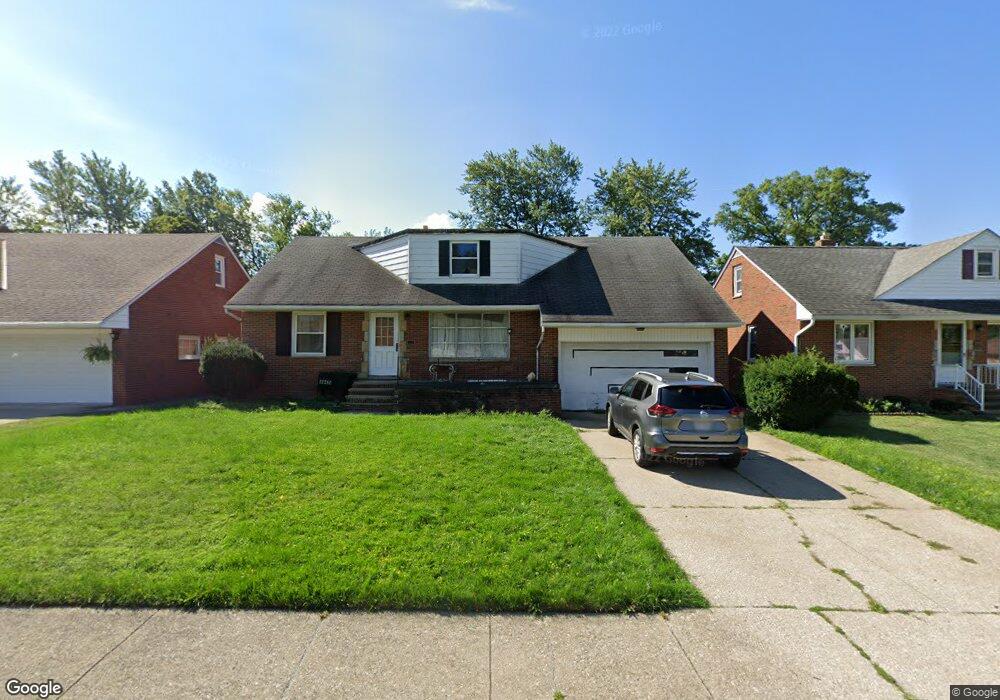 22750 Fairlawn Dr, Euclid, OH 44117 - photo 1