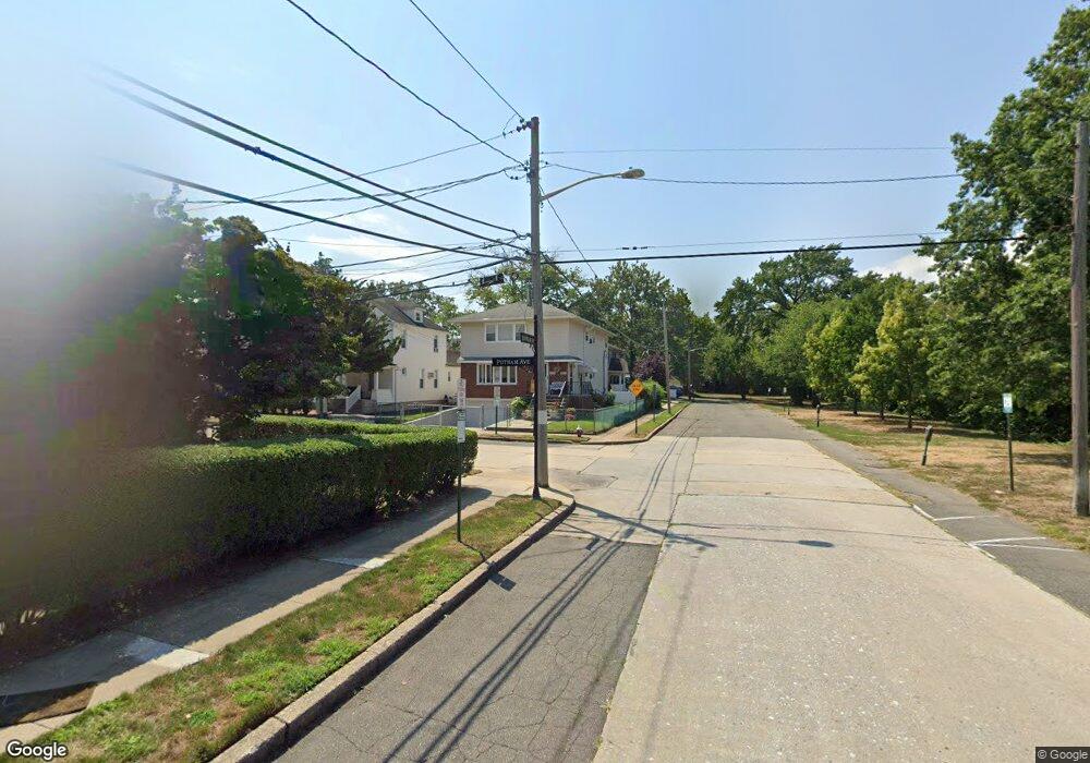 40 Putnam Ave, Lynbrook, NY 11563 - photo 1