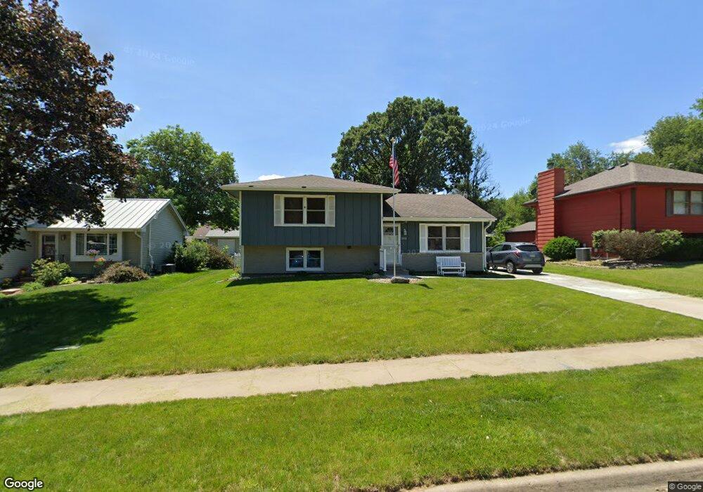 1931 Thornton Ct, Des Moines, IA 50320 - photo 1