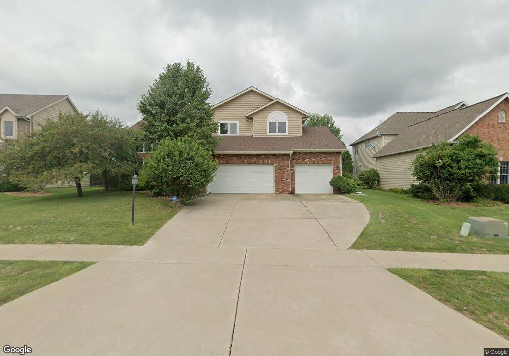 4825 N Weaverridge Blvd, Peoria, IL 61615 - photo 1