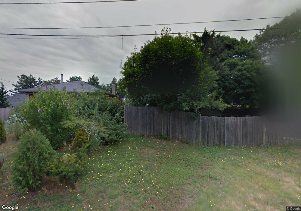 101 Greenfield Ave, Portsmouth, RI 02871 - photo 1