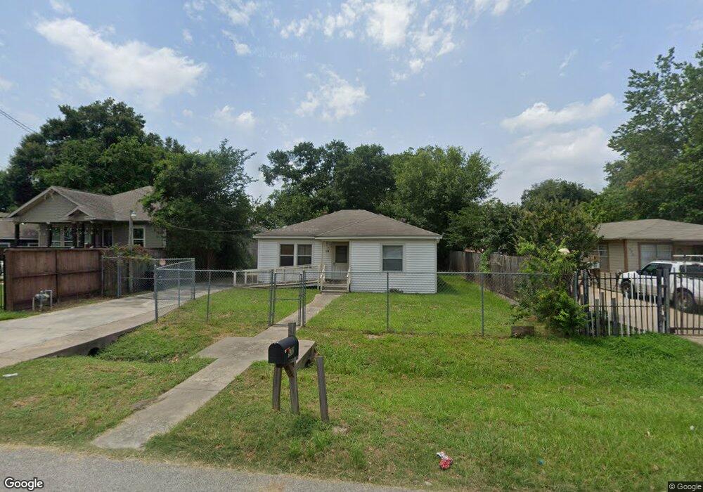 972 South Ln, Houston, TX 77088 - photo 1