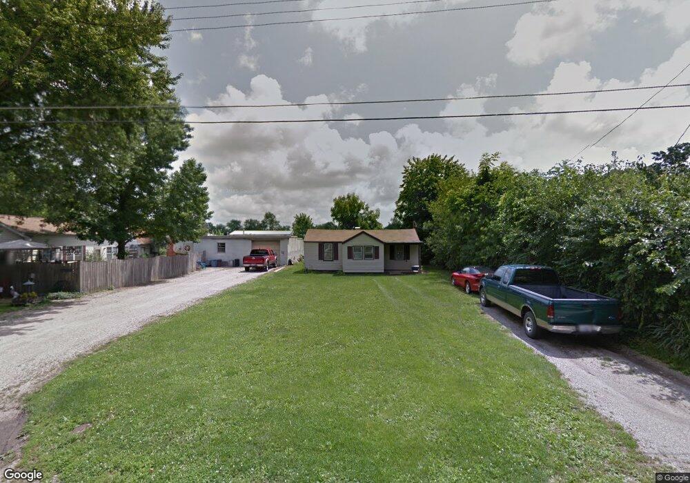 820 N 28th St, Mattoon, IL 61938 - photo 1