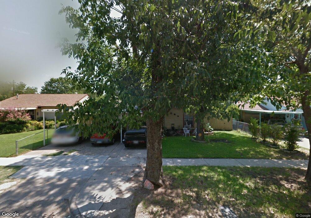 1005 Ralph St, Grand Prairie, TX 75051 - photo 1