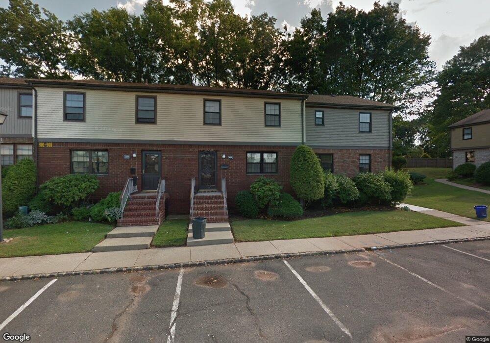 907 Maple Hill Dr, Woodbridge, NJ 07095 - photo 1