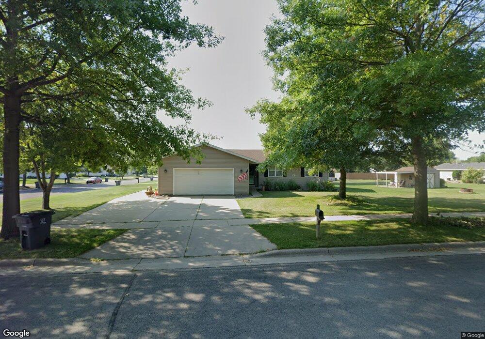 609 E Countryside Dr, Evansville, WI 53536 - photo 1