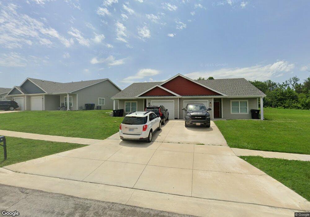3225 SW Clare Ave, Topeka, KS 66611 - photo 1