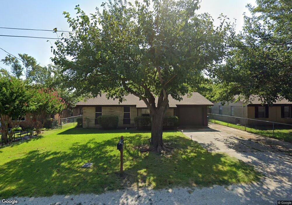 912 N 8th St, Sanger, TX 76266 - photo 1