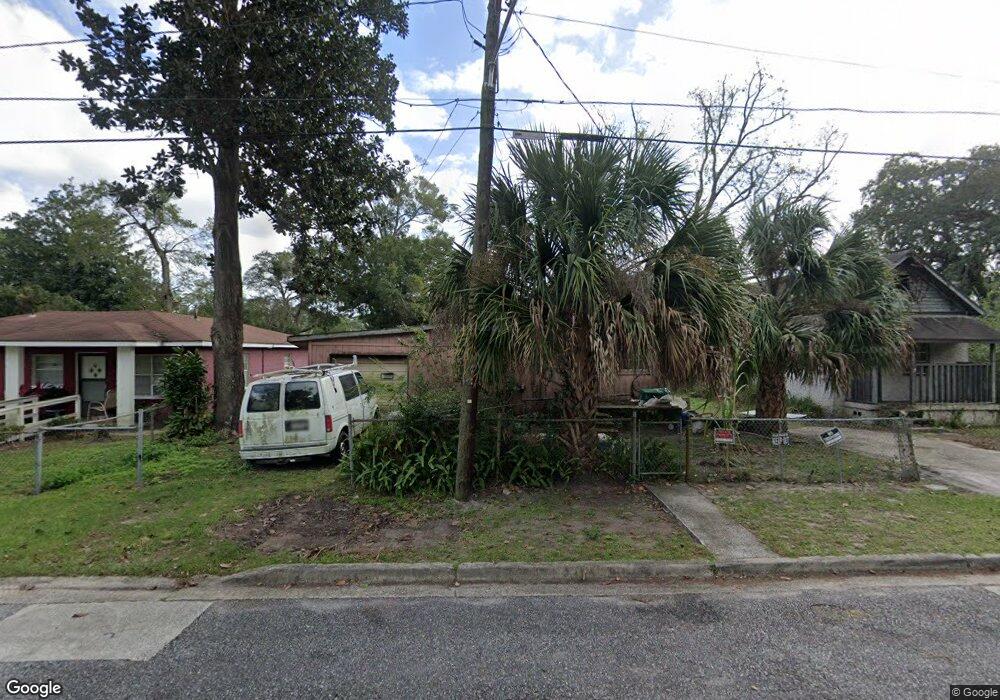 1929 Pine St, Brunswick, GA 31520 - photo 1