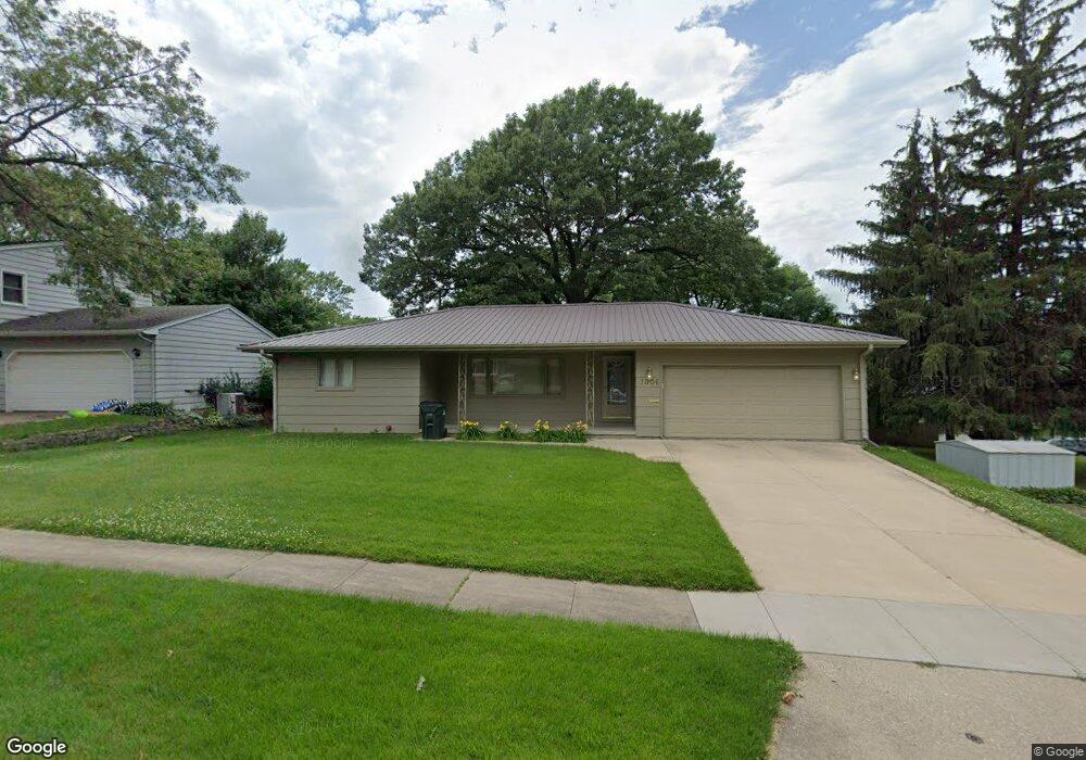 1006 Juniper Dr SW, Cedar Rapids, IA 52404 - photo 1