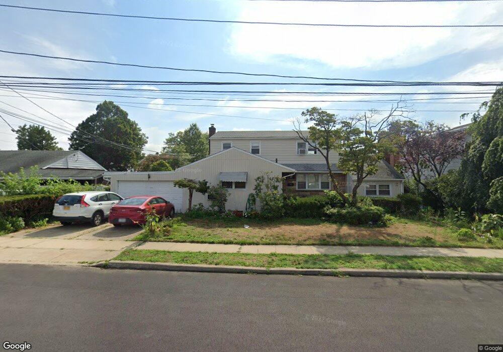 126 Averill Blvd unit 2, Franklin Square, NY 11010 - photo 1