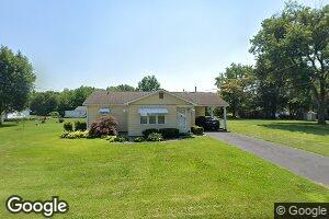 1204 Atkinson Dr, Fairfield, IL 62837