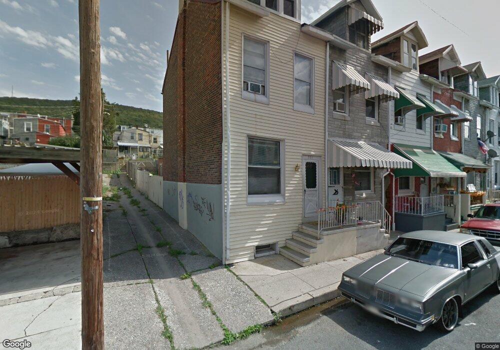 747 Locust St, Reading, PA 19604 - photo 1