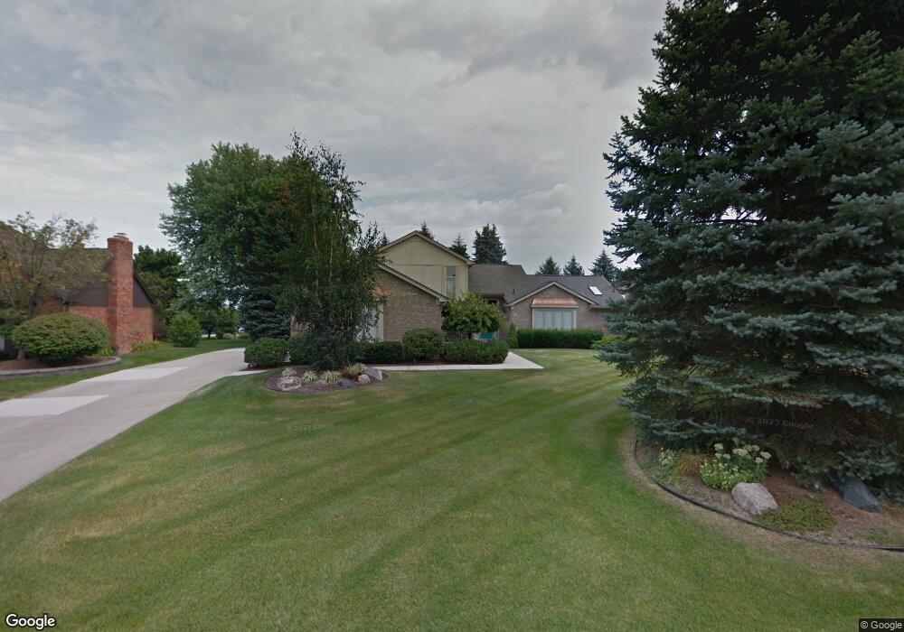 1236 Chaffer Dr, Rochester Hills, MI 48306 - photo 1