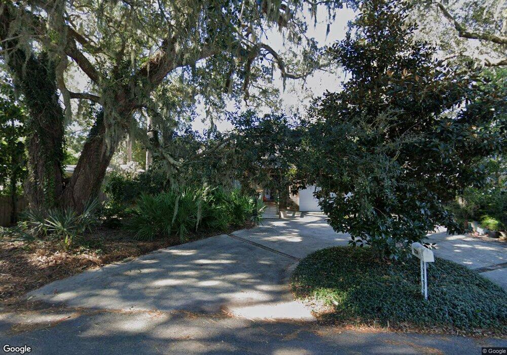 224 Magnolia Ave, Saint Simons Island, GA 31522 - photo 1