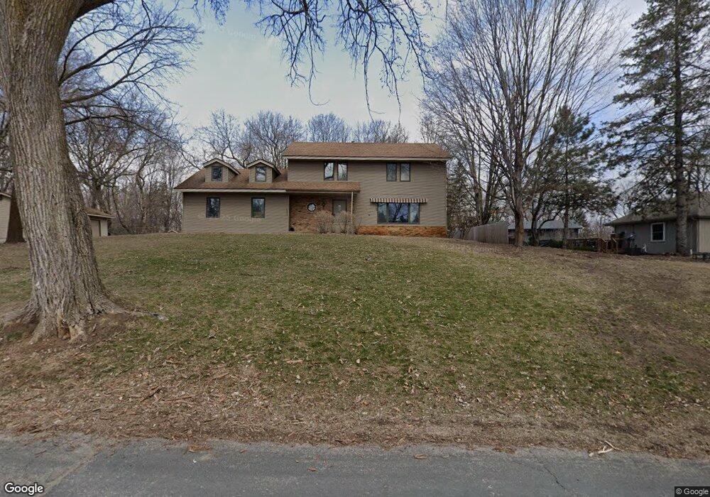 18200 Hummingbird Rd, Wayzata, MN 55391 - photo 1