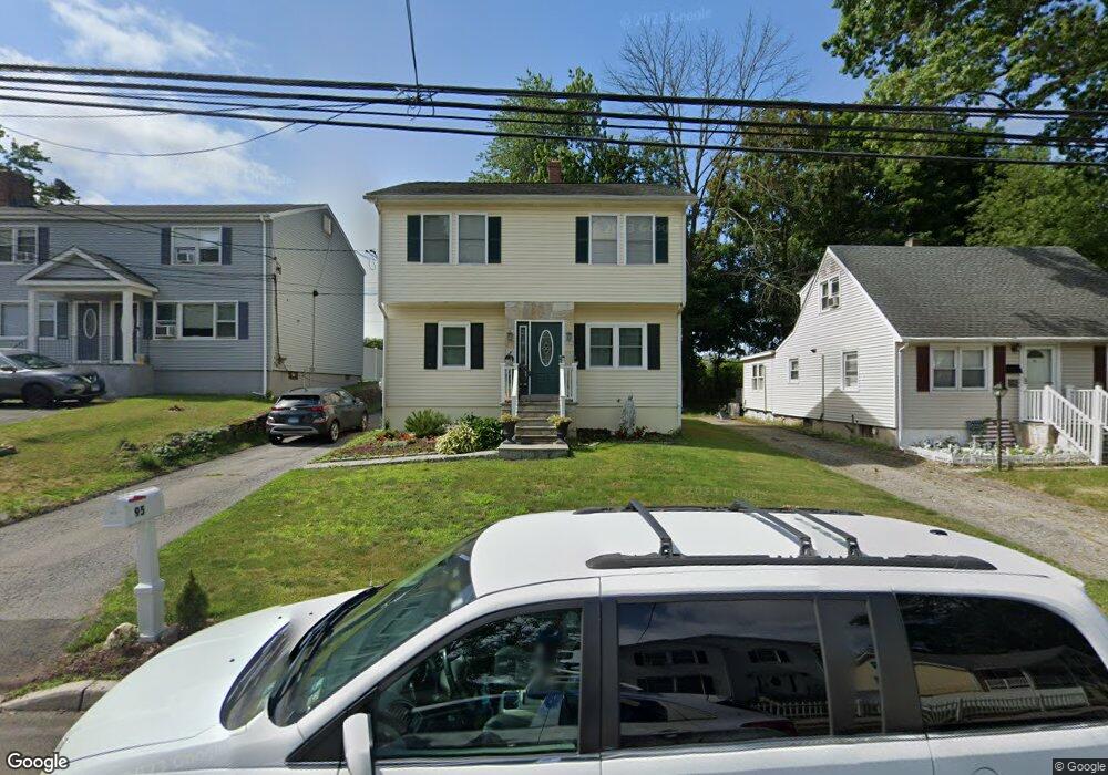 95 Holcomb Ave, Stamford, CT 06906 - photo 1