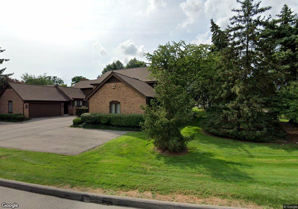 1895 Wingate Rd, Bloomfield Hills, MI 48302 - photo 1