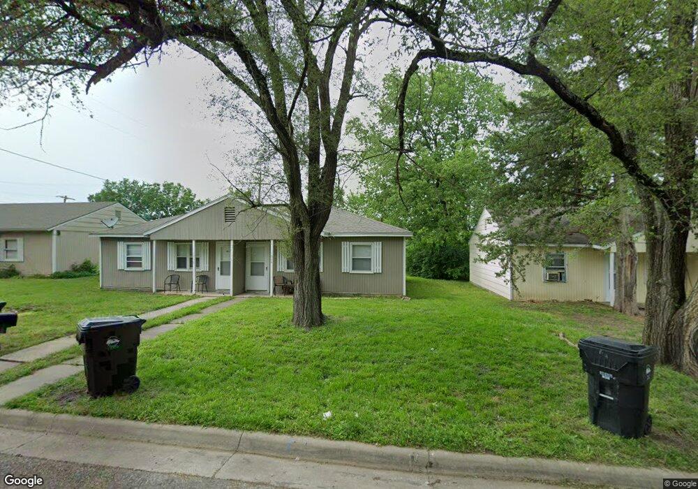 1004 SW 33rd St unit 1006 SW 33rd St, Topeka, KS 66611 - photo 1