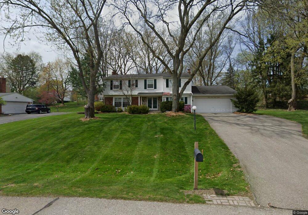 2182 Brenthaven Dr, Bloomfield Hills, MI 48304 - photo 1