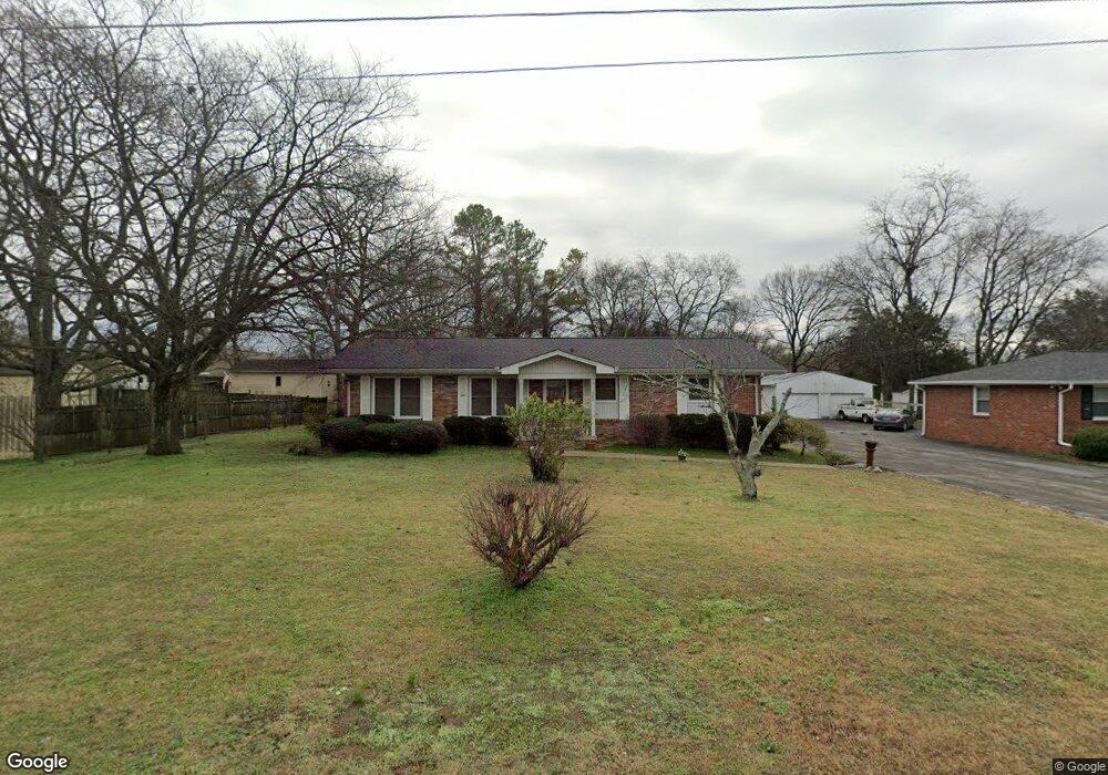 702 Vanhook Dr, Lebanon, TN 37087 - photo 1