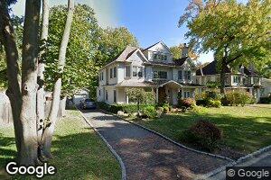 15 Glamford Rd, Great Neck, NY 11023