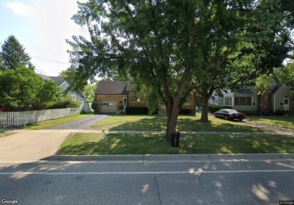 611 S Elm St, Three Oaks, MI 49128 - photo 1