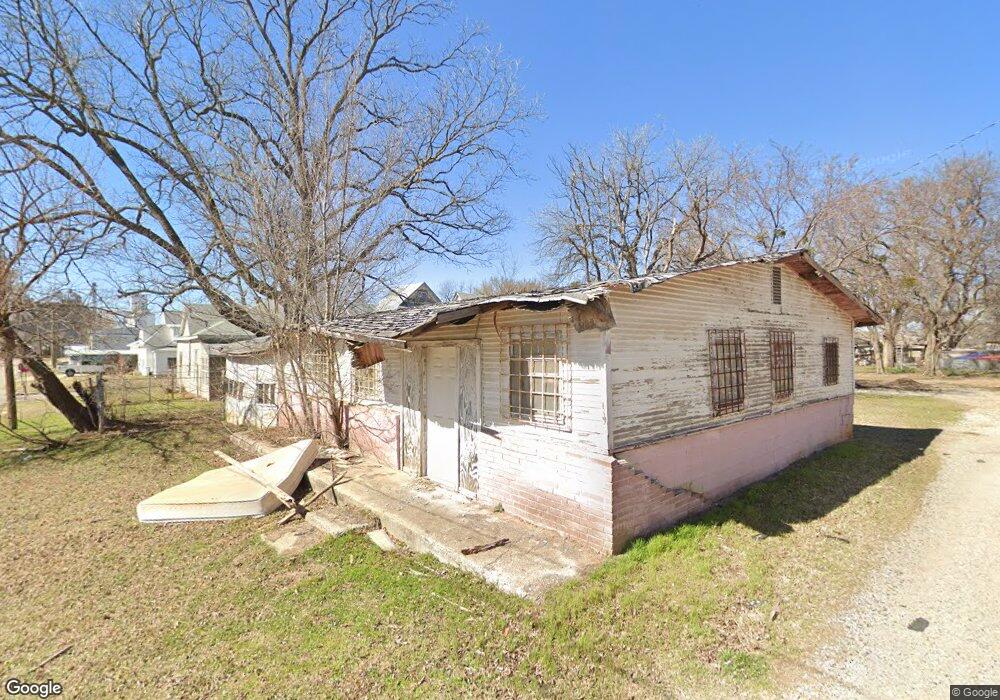 241 S Oklahoma Ave, Shawnee, OK 74801 - photo 1