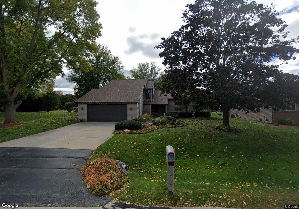 2913 W Parkridge Ave, Appleton, WI 54914 - photo 1