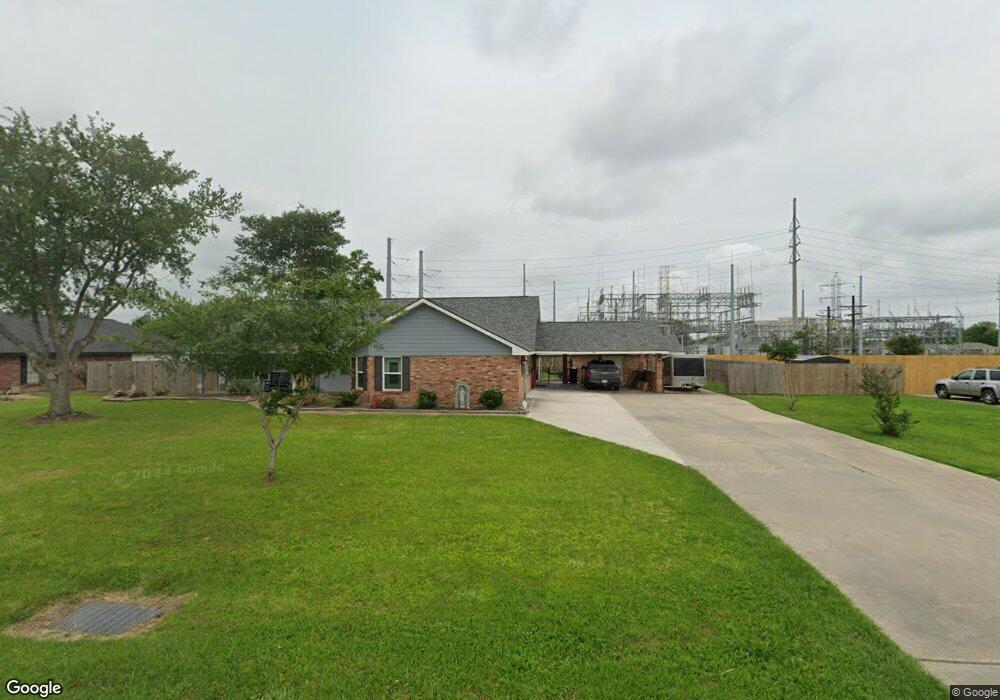 515 S Lake Ct, Lake Charles, LA 70605 - photo 1