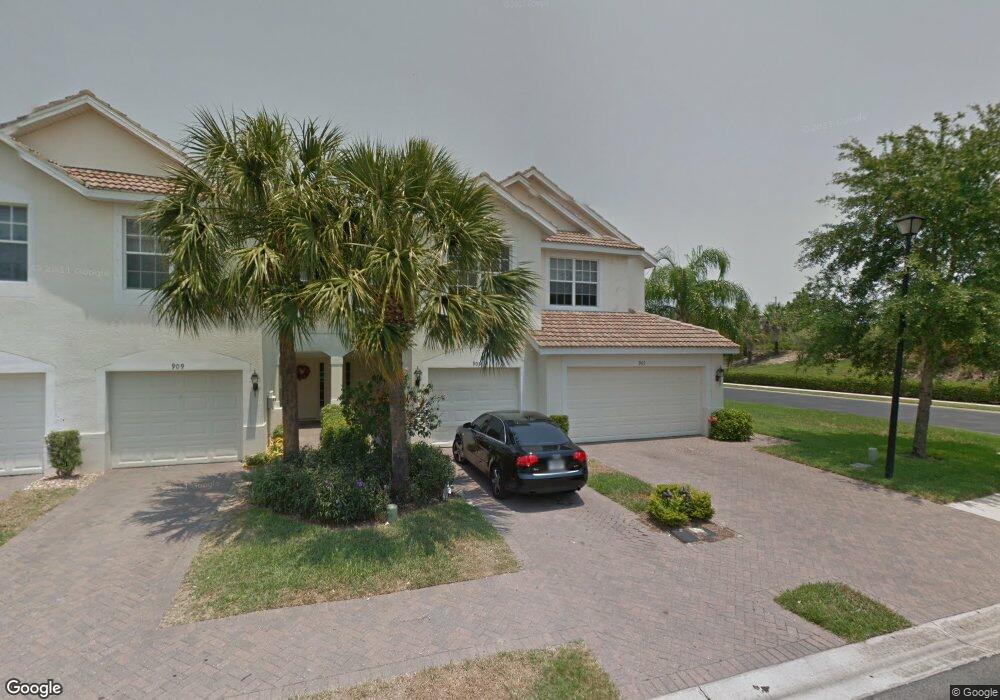 901 Hampton Cir, Naples, FL 34105 - photo 1