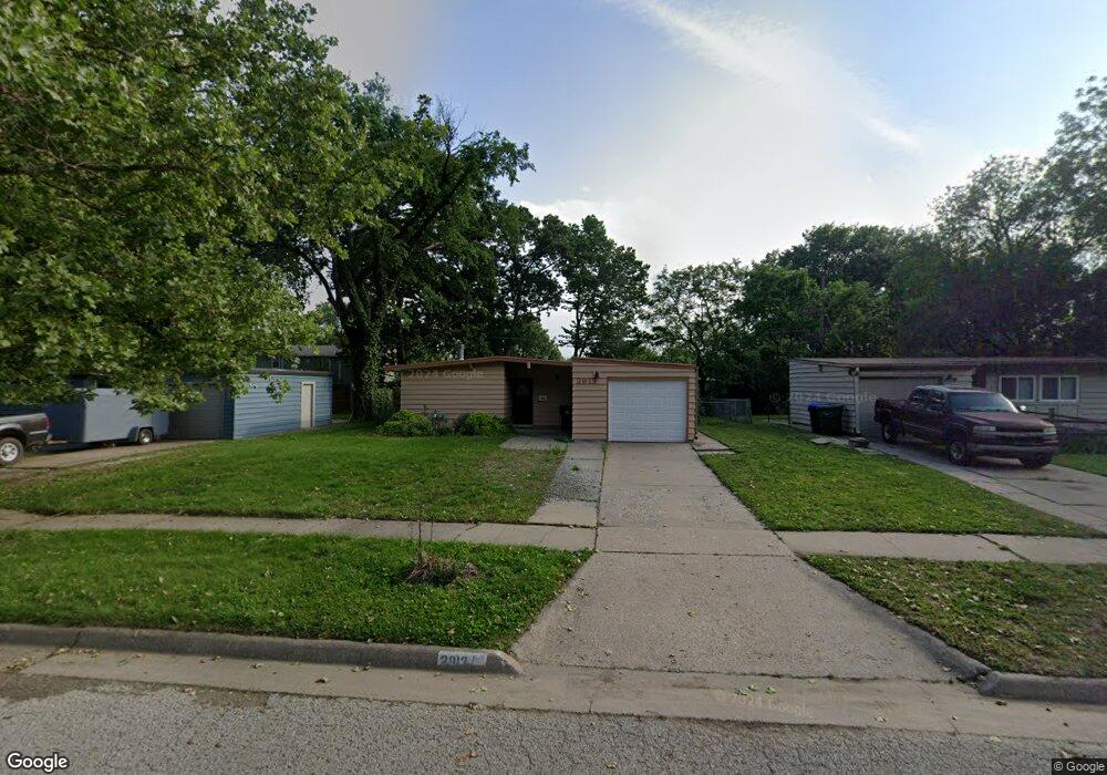 2913 SW 36th St, Topeka, KS 66614 - photo 1