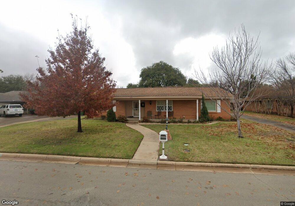 420 Plainview Dr, Hurst, TX 76054 - photo 1