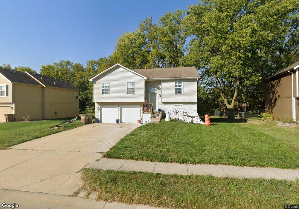 236 S Huntsman Blvd, Raymore, MO 64083 - photo 1