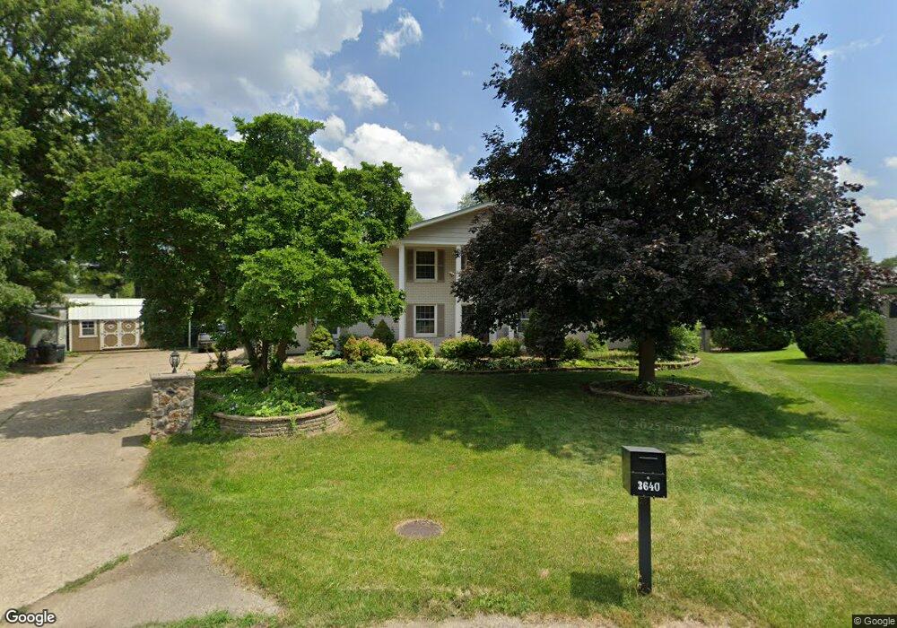 3640 Zinnia Ct, Waterford, MI 48329 - photo 1