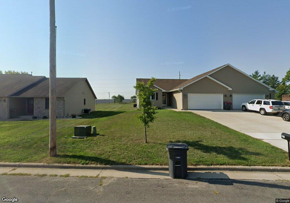 627 Windsor Ln, Evansville, WI 53536 - photo 1