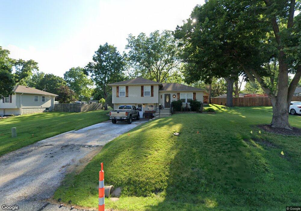 5732 Monrovia St, Shawnee, KS 66216 - photo 1
