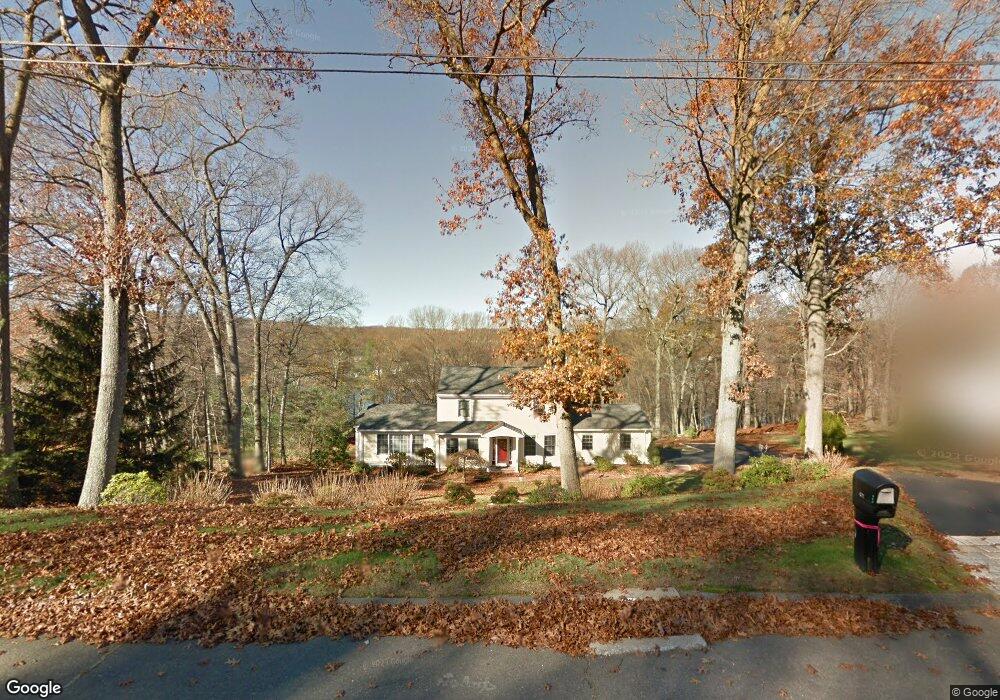 671 Aspen Ln, Orange, CT 06477 - photo 1