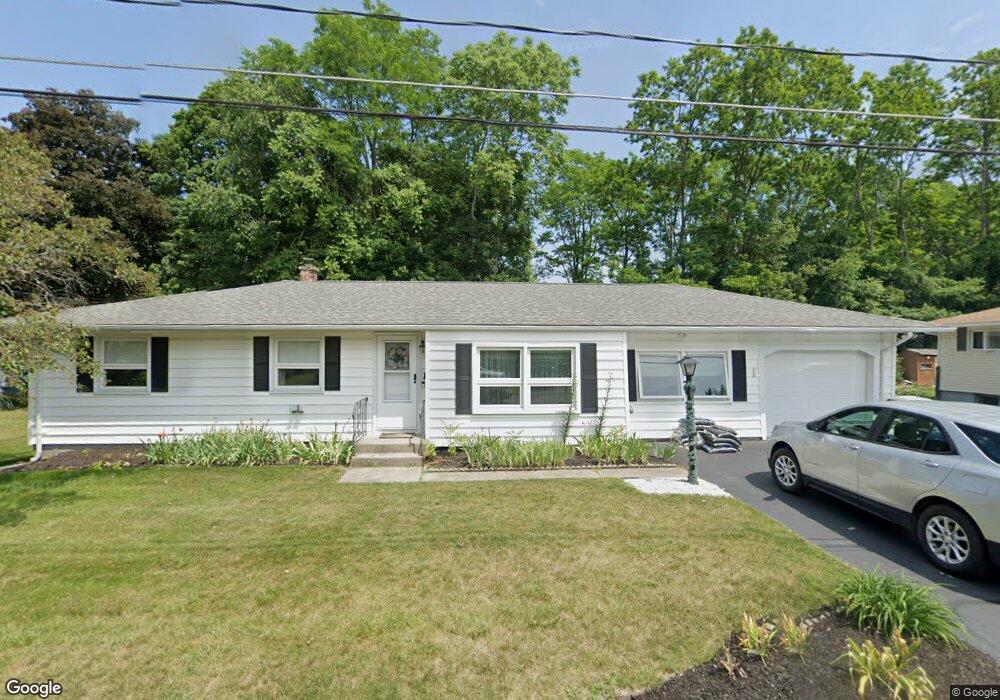 1 Horseshoe Dr, Auburn, MA 01501 - photo 1