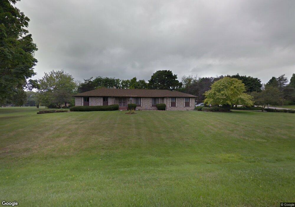 1109 Maplekrest Dr, Flint, MI 48532 - photo 1