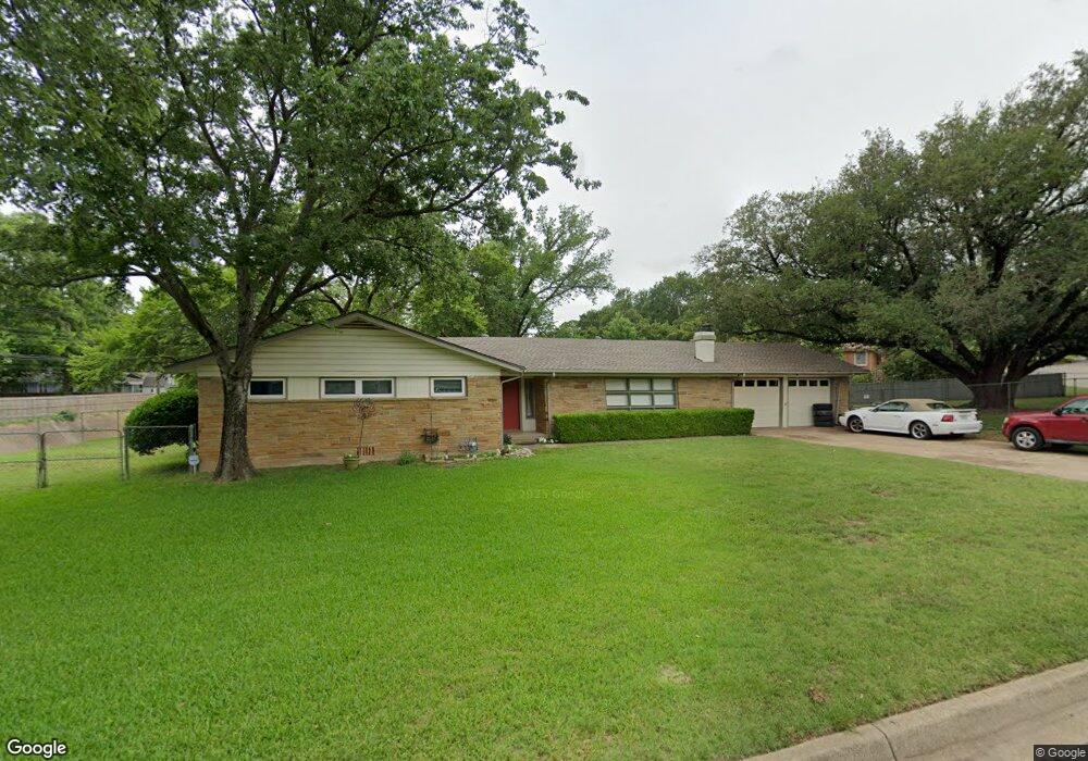533 Hurstview Dr, Hurst, TX 76053 - photo 1