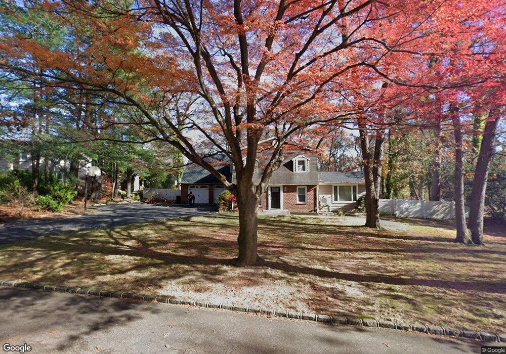 6 Woods End Rd S, Dix Hills, NY 11746 - photo 1