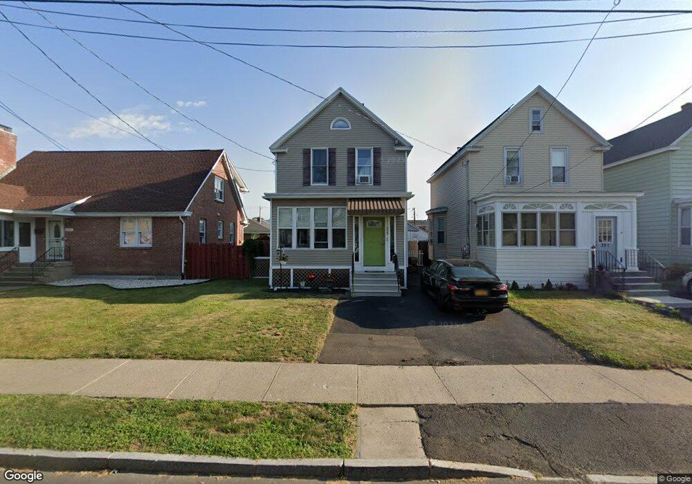 323 Mountain St, Albany, NY 12209 - photo 1