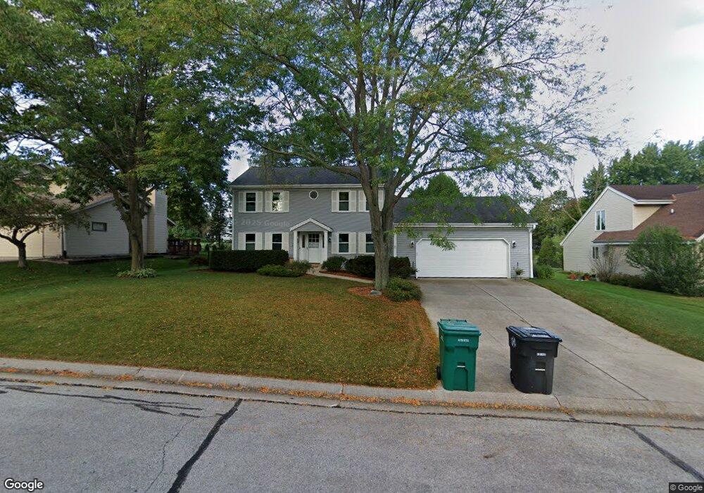 W154N7727 Pheasant Ln, Menomonee Falls, WI 53051 - photo 1