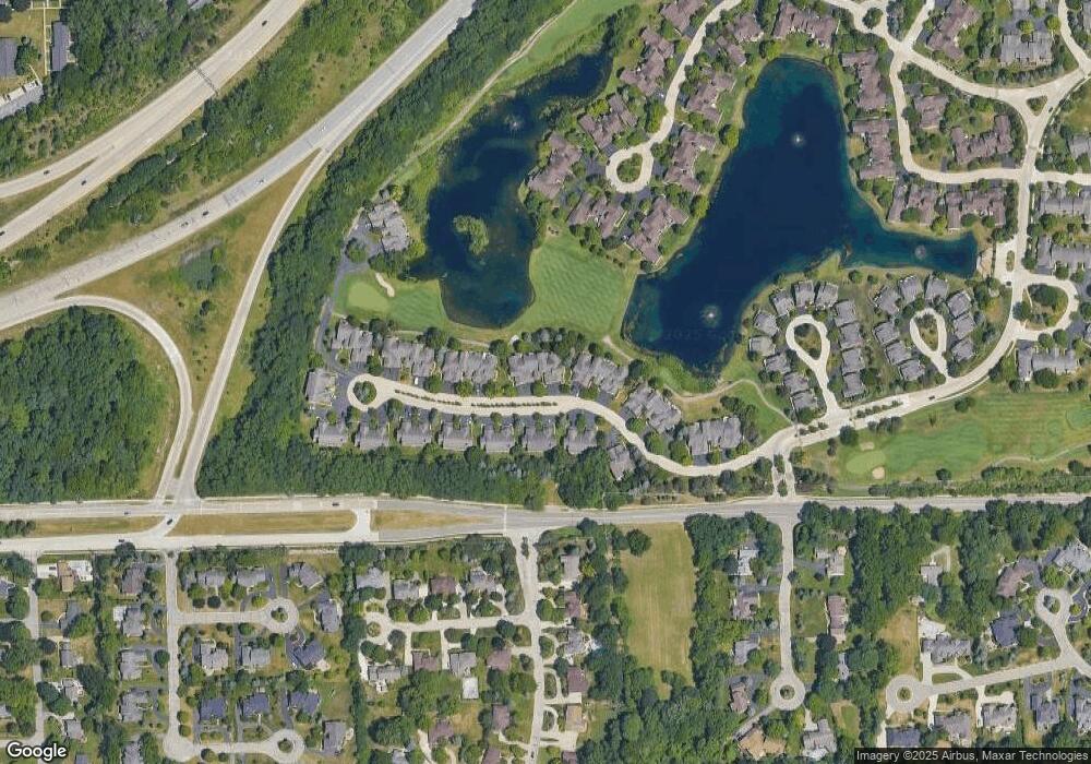 519 Newburne Pointe, Bloomfield Hills, MI 48304 - photo 1