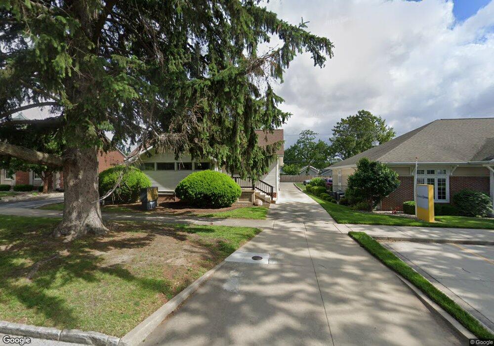 712 Broadway Ave, Mattoon, IL 61938 - photo 1