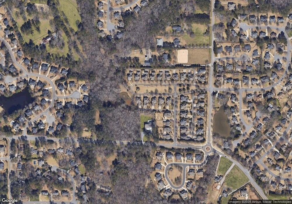 1075 Lunsford Cir, Alpharetta, GA 30004 - photo 1