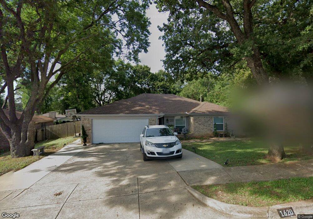 1620 Vicksburg Dr, Bedford, TX 76022 - photo 1